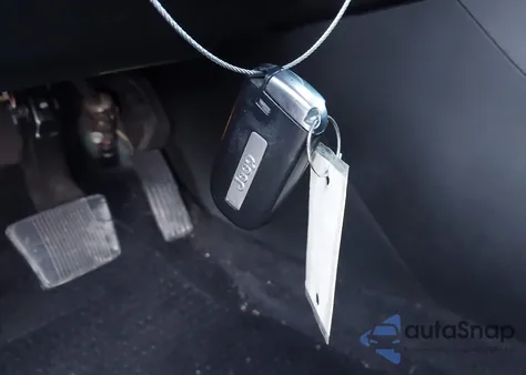 2018 Jeep Cherokee Limited 4X4 z USA, uszkodzony, nr VIN 1C4PJMDX3JD555738